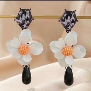 Flower Drop Earrings